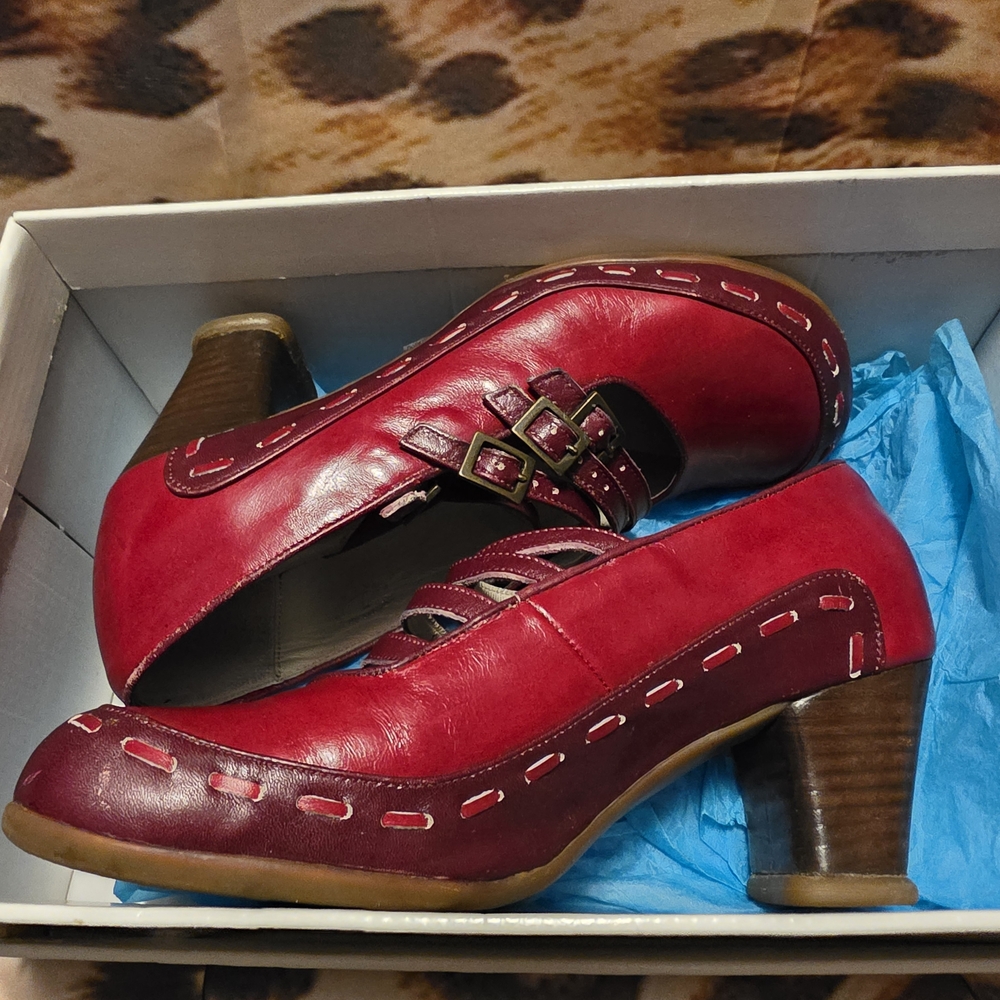 John Fluevog Operetta IlLEANA Red & Wine Comfortable Vintage Heels - Picture 2 of 9